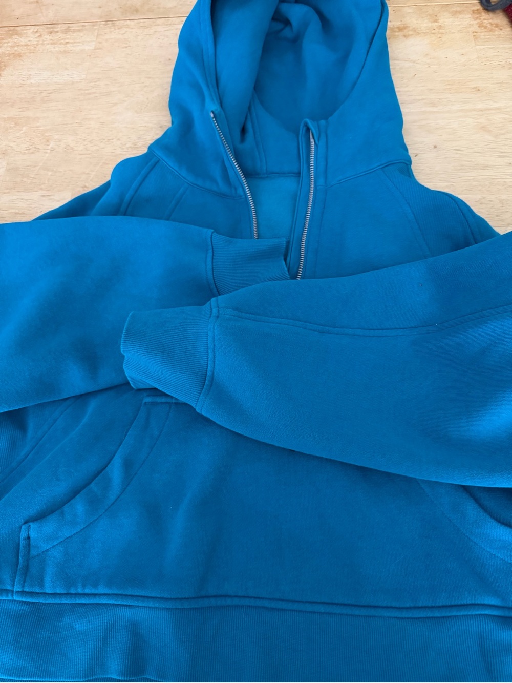 Lululemon cropped scuba hoodie
